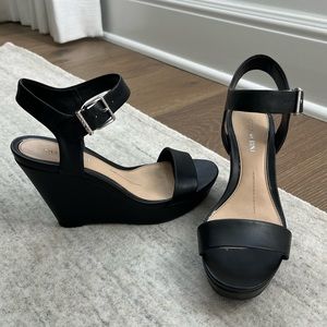 Gianni Bini Black Leather Wedge Sandals - Size 6.5